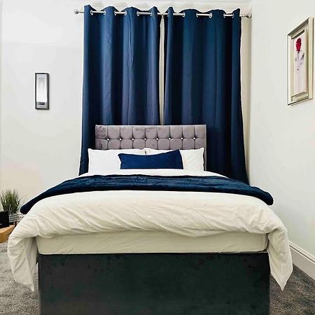 Bespoke 2 Bedroom Apt Derby City Ngoại thất bức ảnh