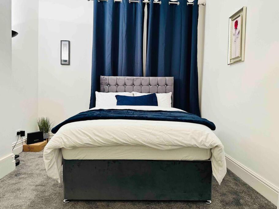 Bespoke 2 Bedroom Apt Derby City Ngoại thất bức ảnh