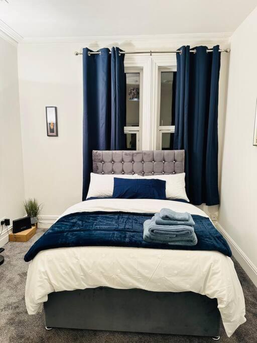 Bespoke 2 Bedroom Apt Derby City Ngoại thất bức ảnh