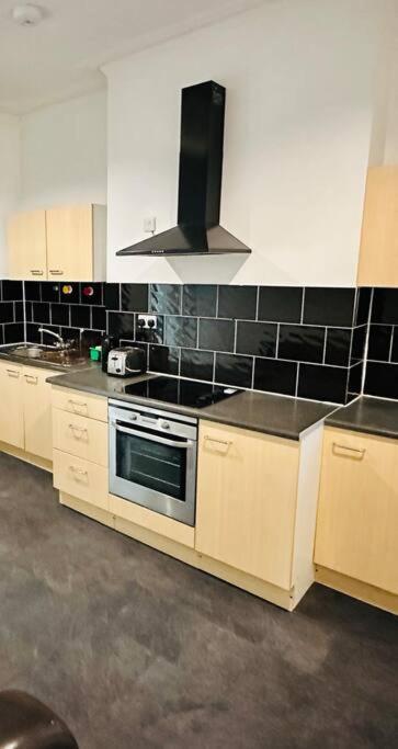 Bespoke 2 Bedroom Apt Derby City Ngoại thất bức ảnh