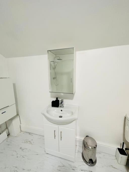 Bespoke 2 Bedroom Apt Derby City Ngoại thất bức ảnh