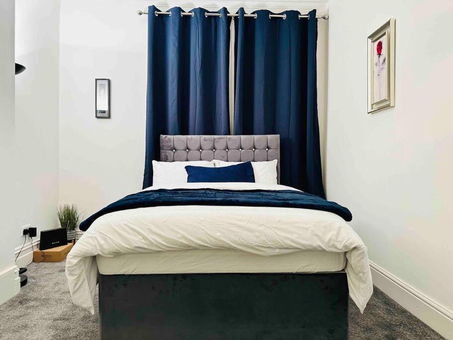 Bespoke 2 Bedroom Apt Derby City Ngoại thất bức ảnh
