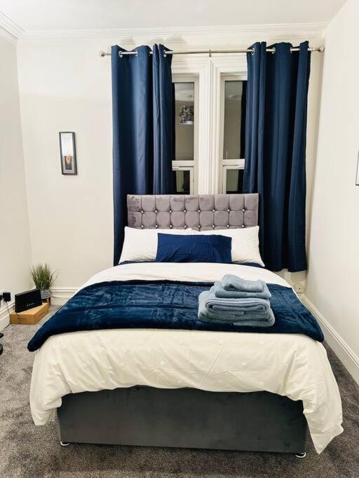 Bespoke 2 Bedroom Apt Derby City Ngoại thất bức ảnh
