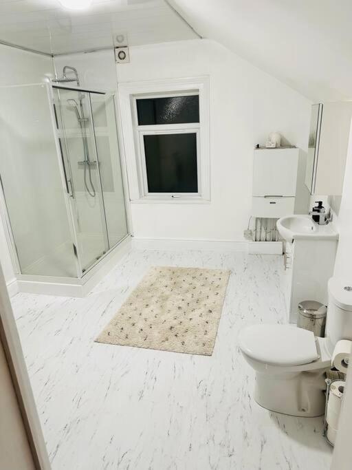 Bespoke 2 Bedroom Apt Derby City Ngoại thất bức ảnh