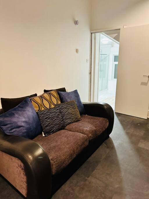 Bespoke 2 Bedroom Apt Derby City Ngoại thất bức ảnh